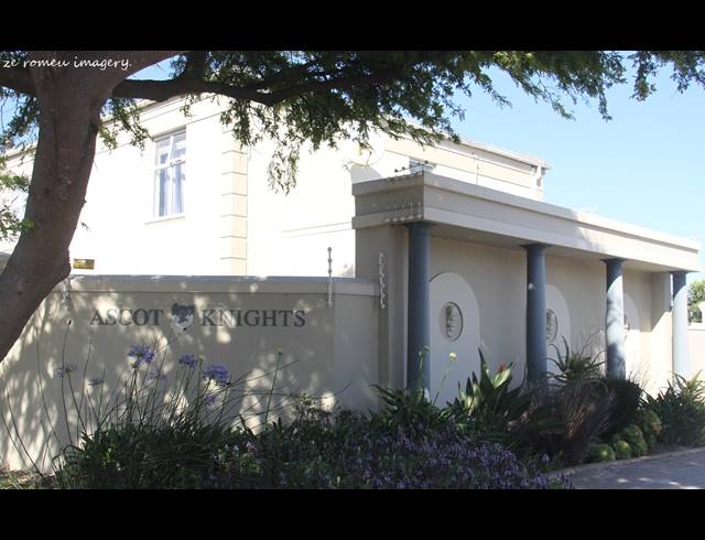 2 BEDROOM DUPLEX TO LET IN ROYAL ASCOT